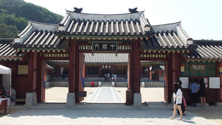 奉寿堂への最後の門