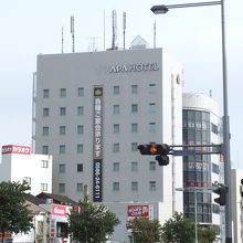 一宮駅を出ると正面に大きく見えています