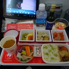 昼食（豆ごはん、肉じゃがなど）