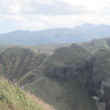 神威岬から望む積丹・余別の山容はなかなかダイナミックです！