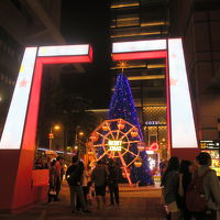 クリスマスの飾りつけプロムナード