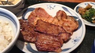 牛タン以外も。