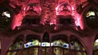 ピンク色のライトアップ