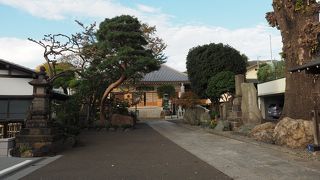 沼袋駅からすぐです