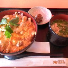 鶏にゅう麺セット1180円　(名古屋コーチン入り鶏団子)