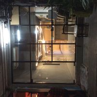 一階ロビーはまだ建築途中か？とー言いたくなるほど殺風景