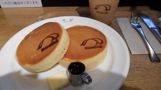 焼き立てパンケーキ