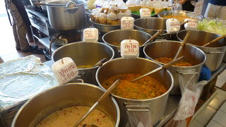 ウィークエンドマーケット前