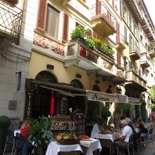 ブレラ美術館近くのレストラン・カフェも覘いてみて下さい