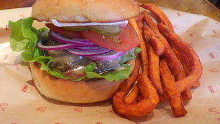 カウンティ・フェアのたっぷり野菜とマヨネーズソース