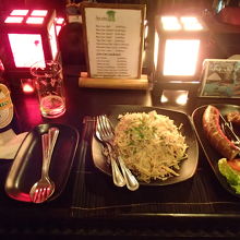 タケノコライスとラオスソーセージとビアラオ大瓶