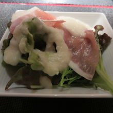 生ハムサラダ
