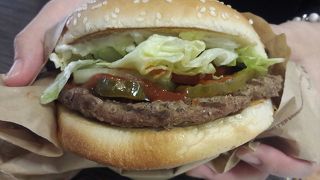 空港内で食事をとるなら