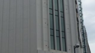 天神駅前のファッションビル