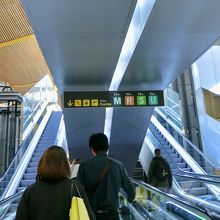 RSUの搭乗ゲートがT4Sにあり、今回はUゲートを目指します