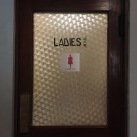 レトロなトイレ。中もレトロ