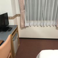 ベットの奥にスペースあり