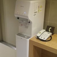 ev前にウォーターサーバーあり