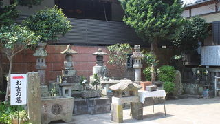 唐人お吉のお墓があります