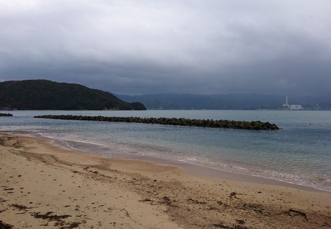 静かな海水浴場