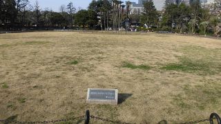 日比谷公園の中心の原っぱ