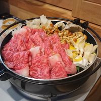 福島牛のすき焼きはボリュームたっぷり。