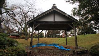 高岡古城公園内にあります