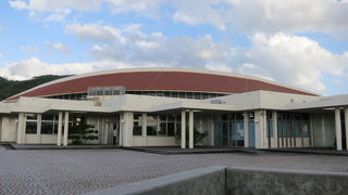 伊江島行きの船がでる