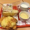 駅前の焼きたてパン屋が朝食