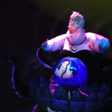 悪役ヴィランズのアースラ