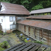 滝湯のある建物の外観