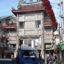 正面の入り口門