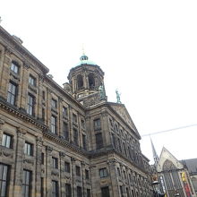 歴史を感じさせる堂々としたつくり