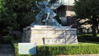 類まれなダイナミックな像です。