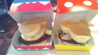 ミッキーの形のハンバーガー