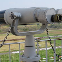 展望台には望遠鏡があります