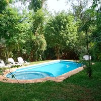 プールもあります。滝でも水着は便利なので余裕があればご持参を