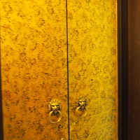 金の扉を開けると