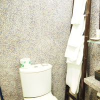 トイレとお風呂かあります。