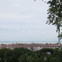 マラッカ海峡を見る