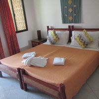 部屋はあまり広くないです