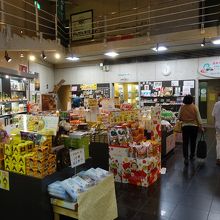 1階は売店。