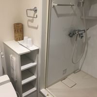 イス付きのシャワー