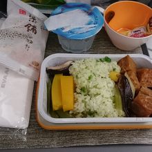 2レグ目。素食にしたらまだ食えたので素食にするのがいいかも。