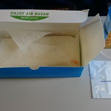 中はこんなの。けっこう美味しい。