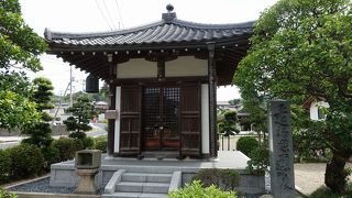 病気平癒に感謝して建立