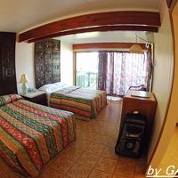 客室は広々。ダイビング機材を十分に展開できます。