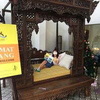 エントランスのところにあるベッド？のようなものです。