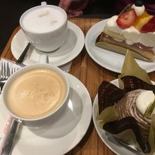 フルーツいろいろタルトと　モンブラン