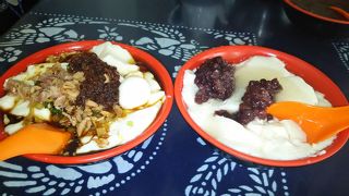  ディープな食堂